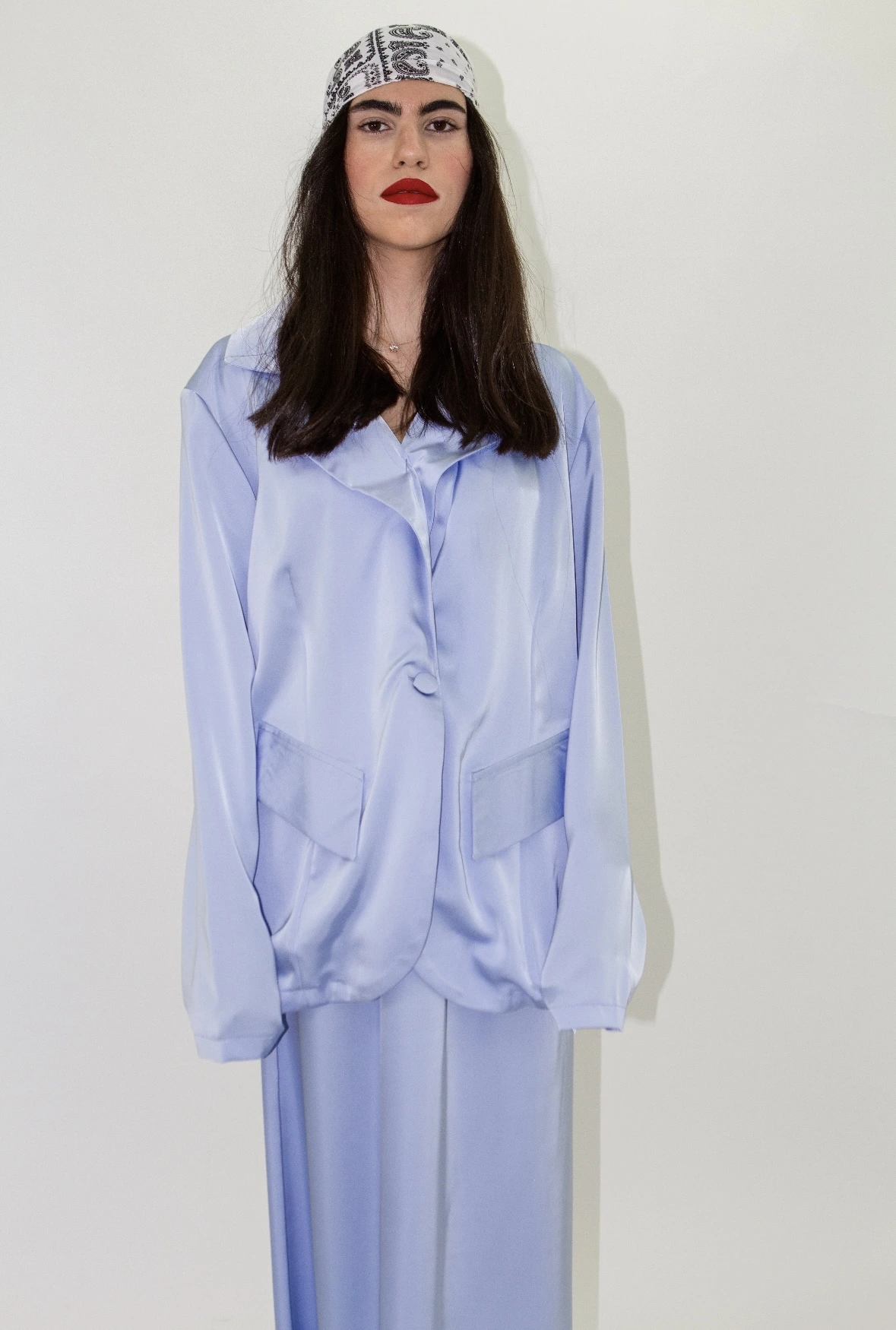 חליפת סאטן לכה דודי